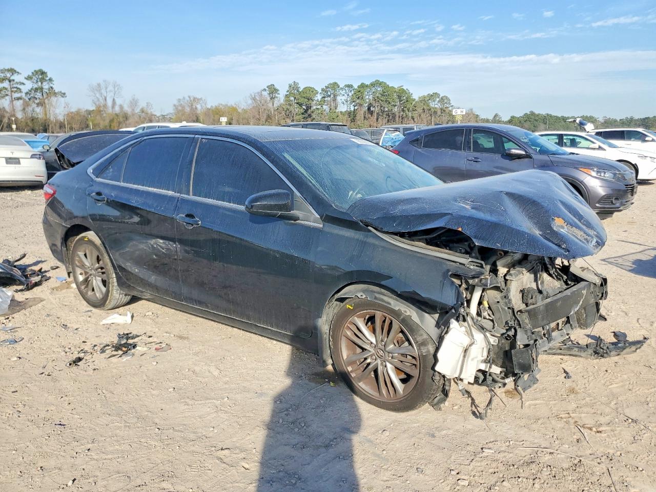 2017 TOYOTA CAMRY LE photo 4