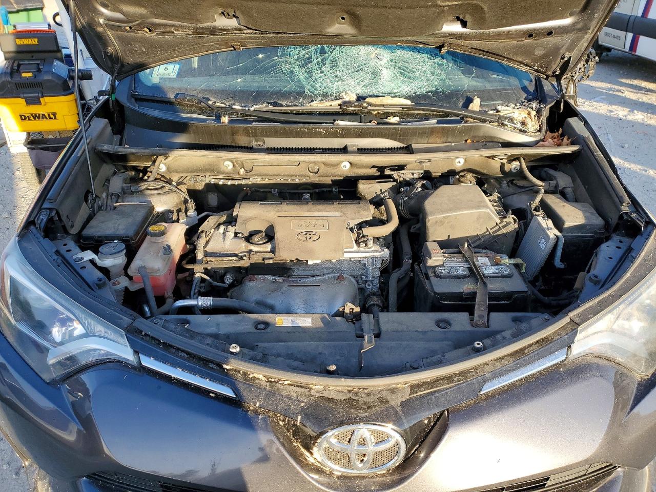 2016 TOYOTA RAV4 XLE photo 12
