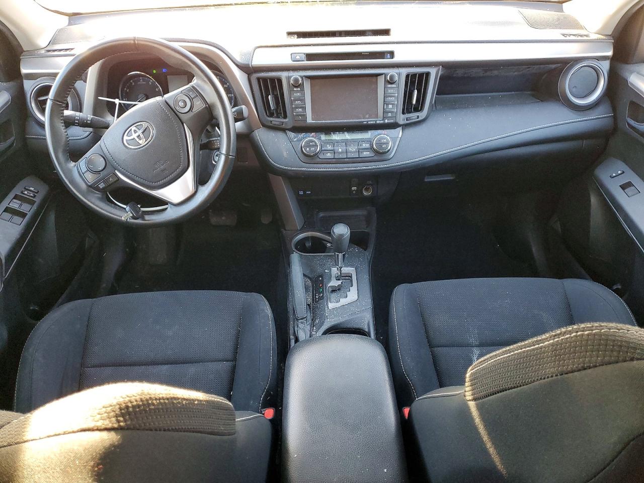 2016 TOYOTA RAV4 XLE photo 8