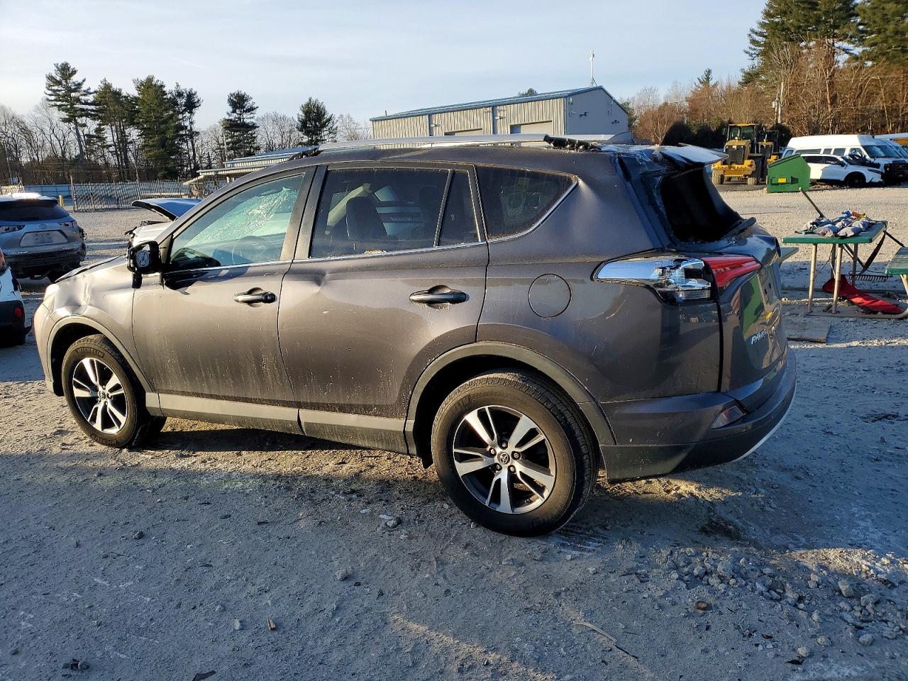 2016 TOYOTA RAV4 XLE photo 2