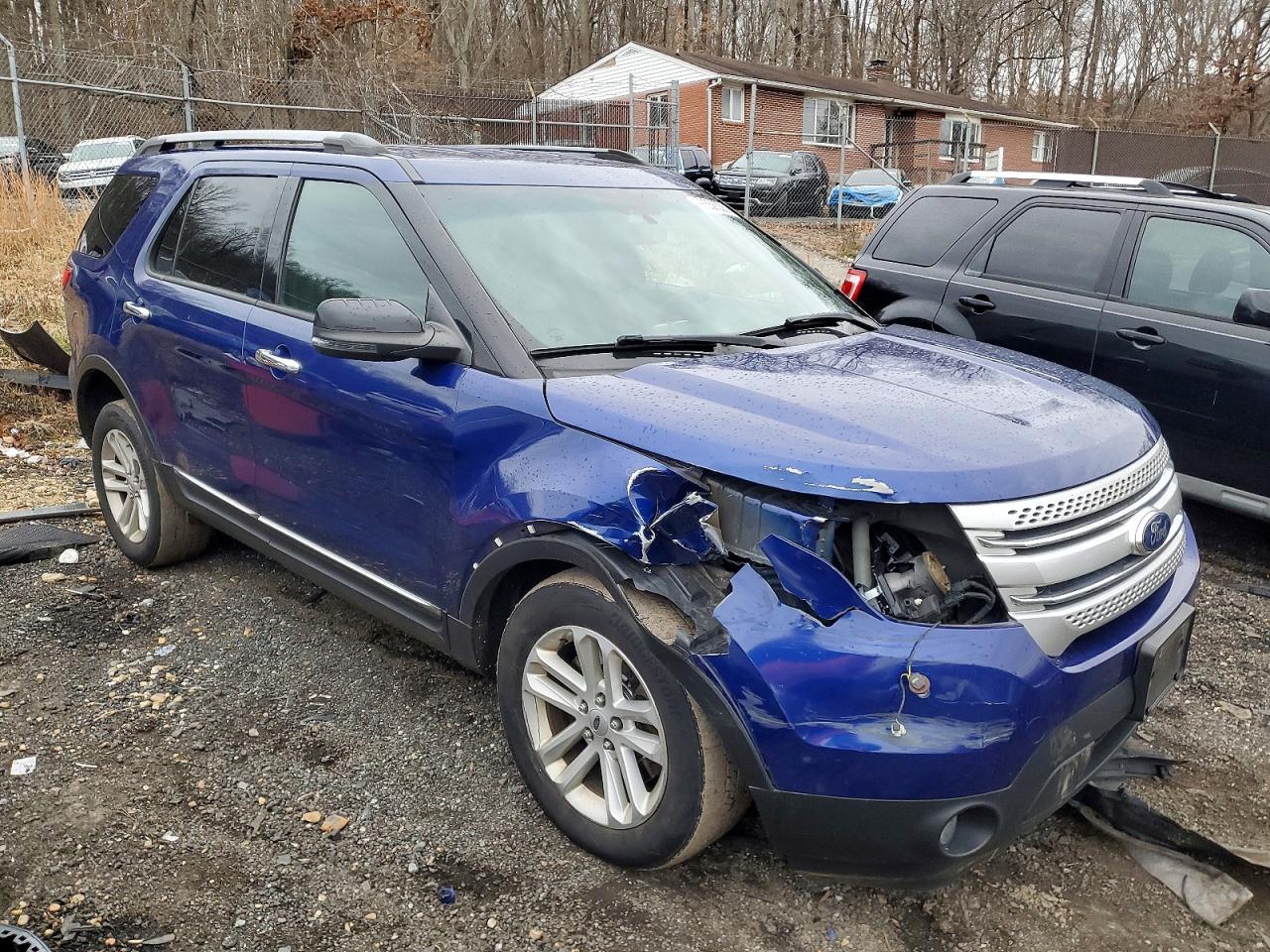 2015 FORD EXPLORER XLT photo 4
