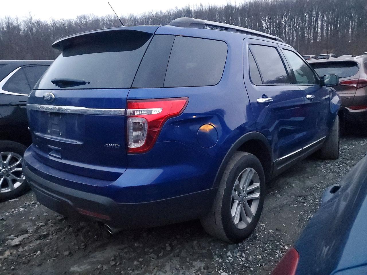 2015 FORD EXPLORER XLT photo 3