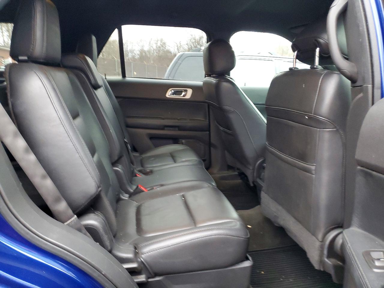 2015 FORD EXPLORER XLT photo 11
