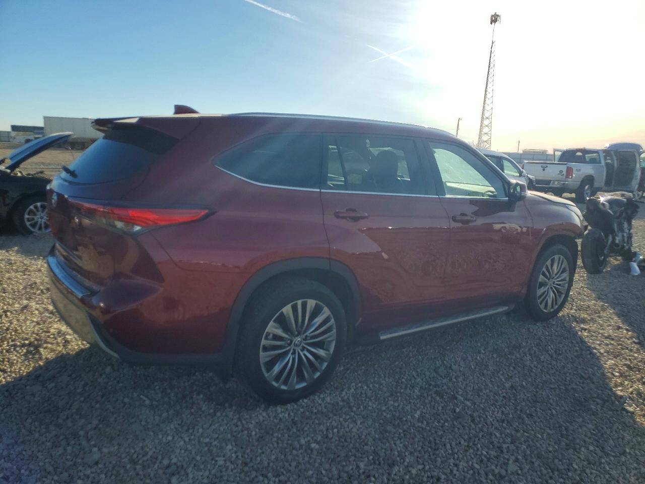 2021 TOYOTA HIGHLANDER PLATINUM photo 3