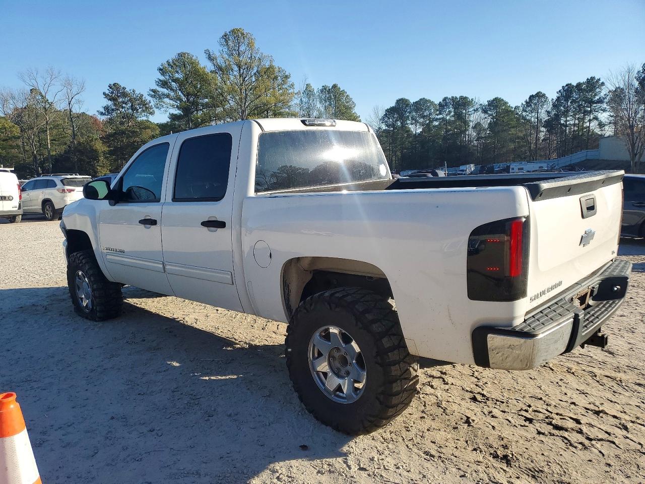 2009 CHEVROLET SILVERADO C1500 photo 3