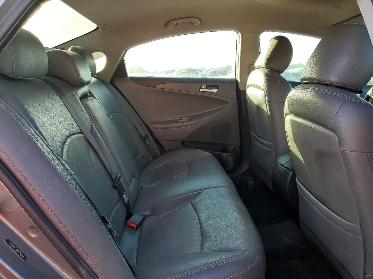 2013 HYUNDAI SONATA GLS photo 28