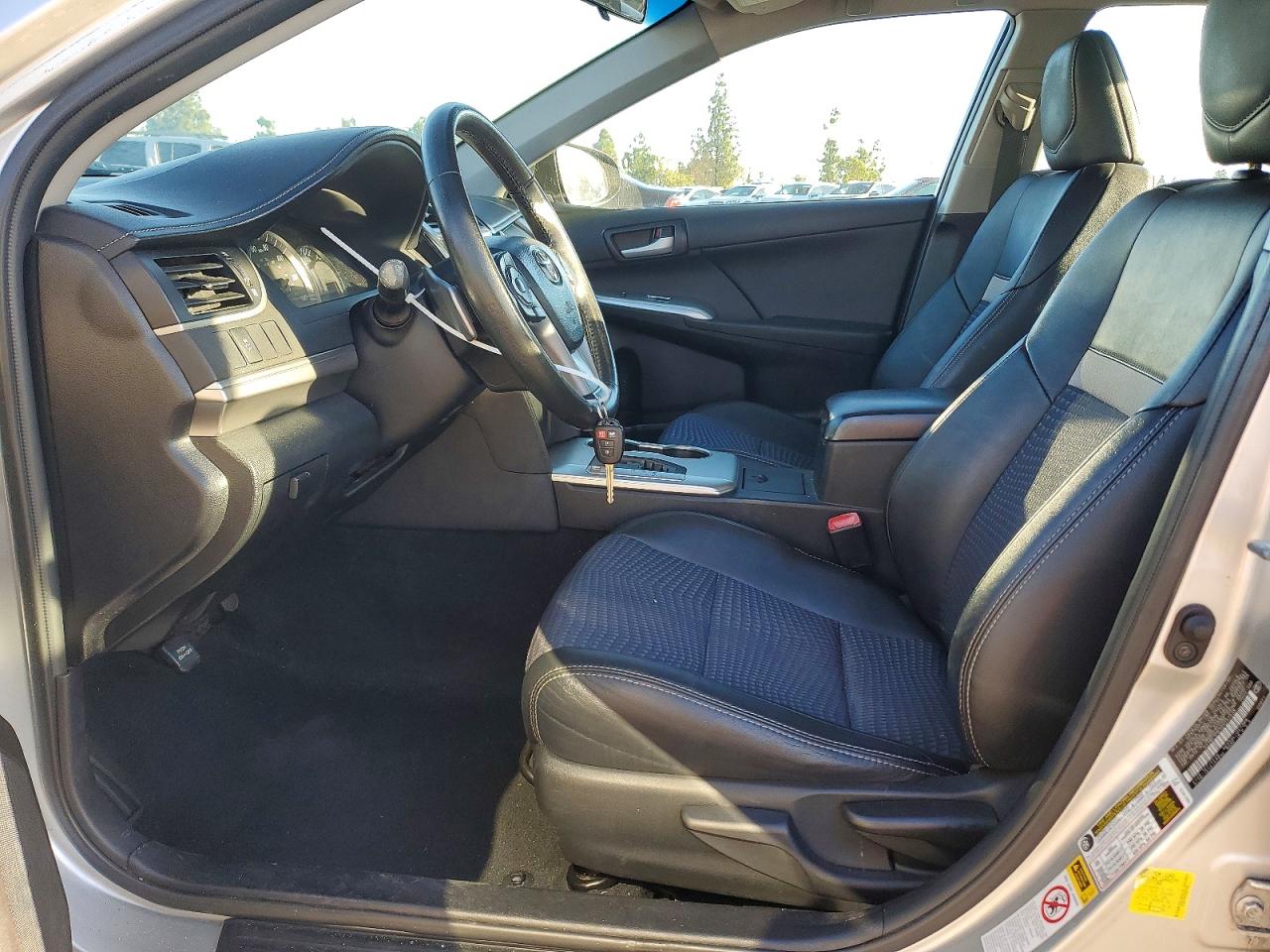 2013 TOYOTA CAMRY L photo 13