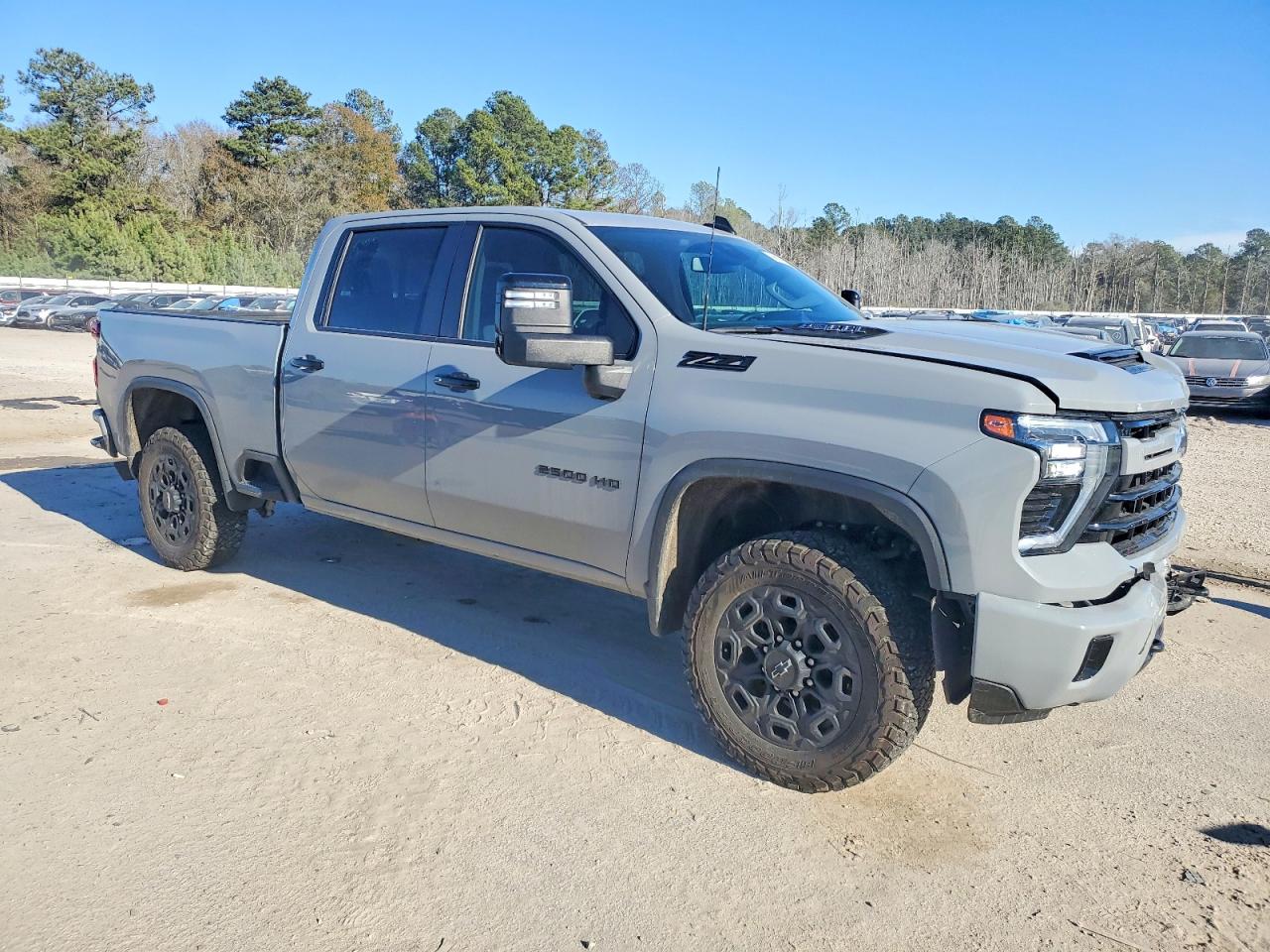 2024 CHEVROLET SILVERADO K2500 HEAVY DUTY LT photo 4