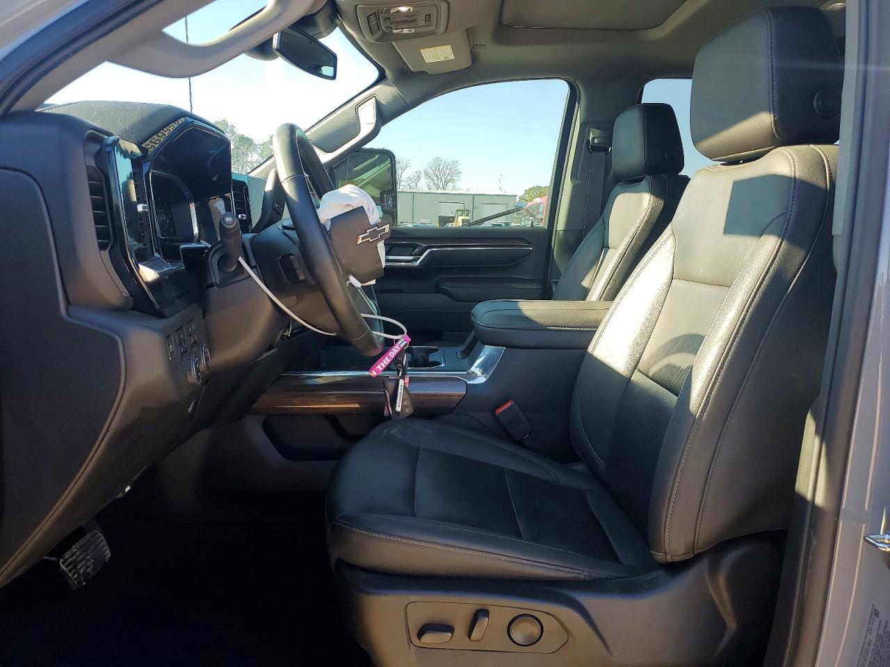 2024 CHEVROLET SILVERADO K2500 HEAVY DUTY LT photo 7