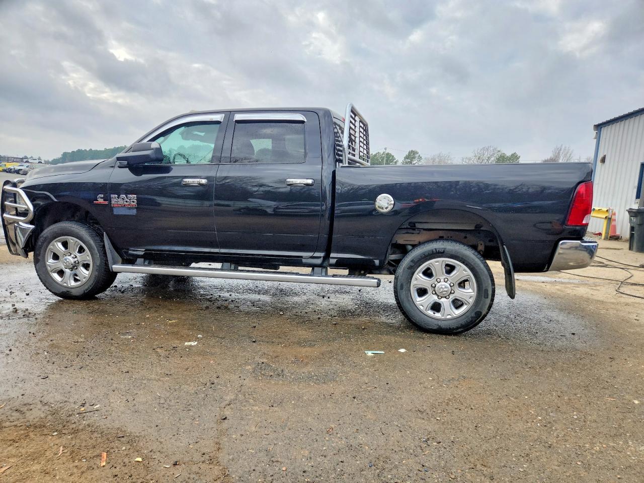 2016 RAM 2500 SLT photo 2