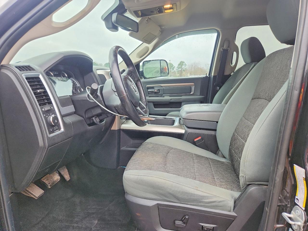 2016 RAM 2500 SLT photo 7