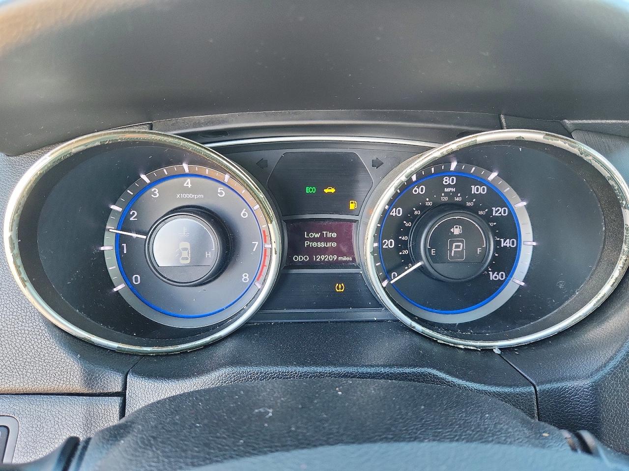 2013 HYUNDAI SONATA SE photo 9