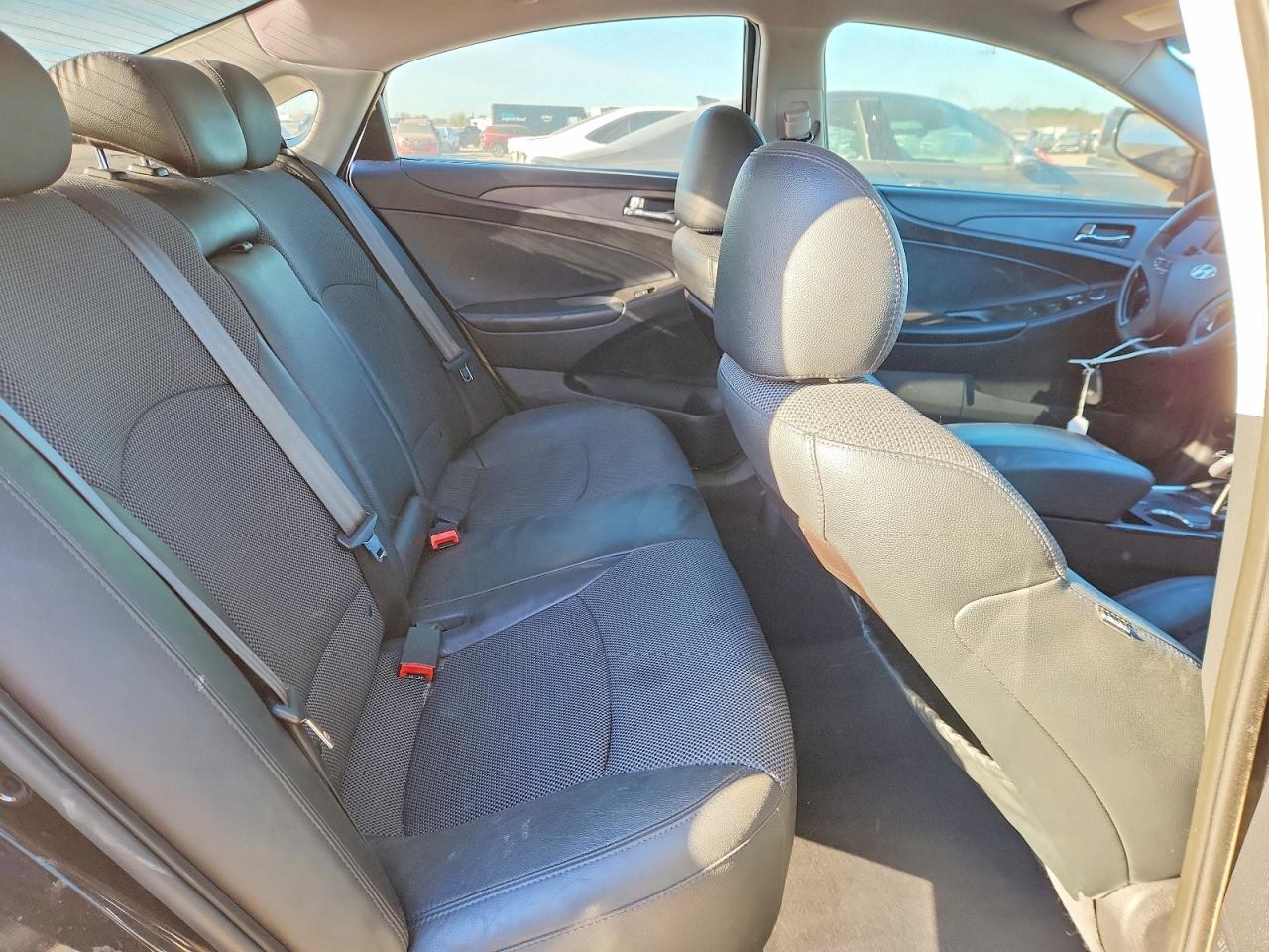 2013 HYUNDAI SONATA SE photo 10