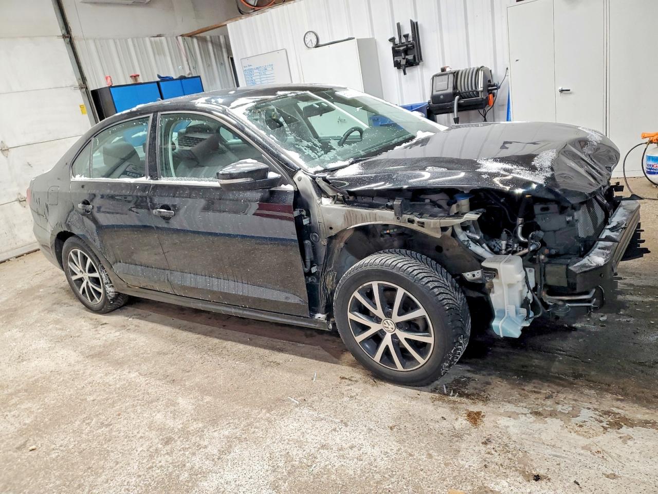 2018 VOLKSWAGEN JETTA SE photo 4