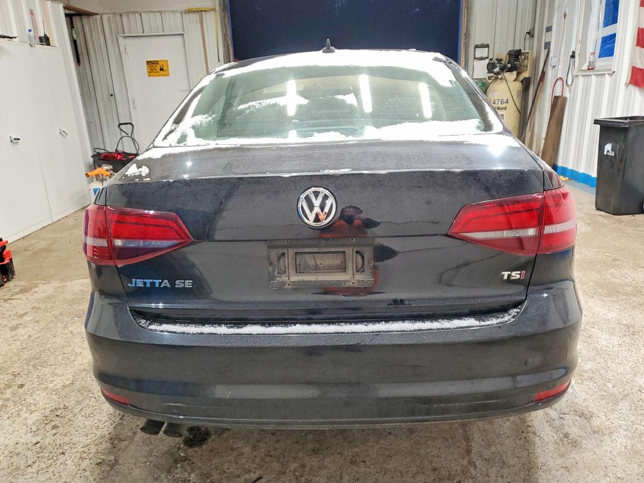 2018 VOLKSWAGEN JETTA SE photo 6