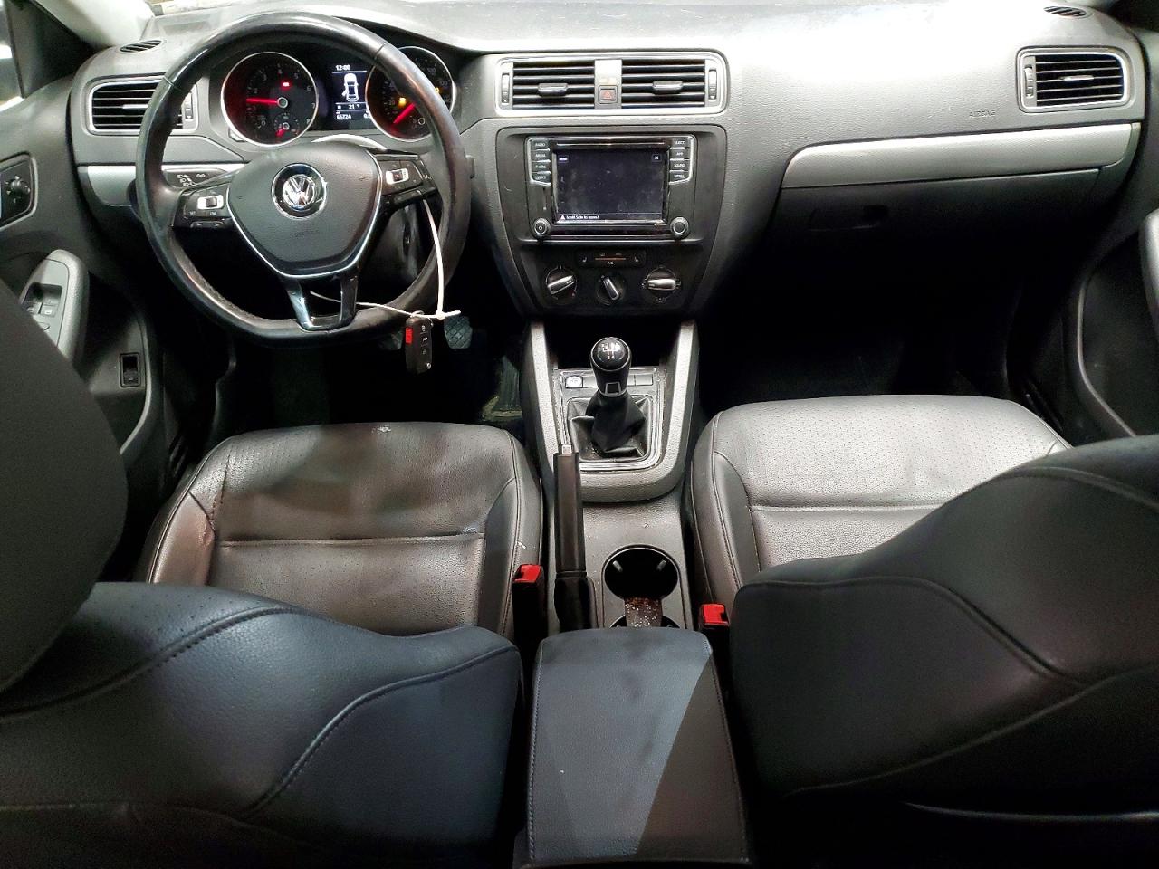 2018 VOLKSWAGEN JETTA SE photo 8