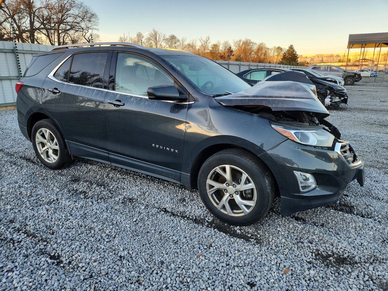 2019 CHEVROLET EQUINOX LT photo 4