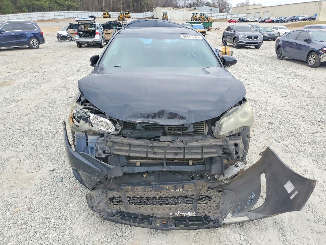 2015 TOYOTA CAMRY LE photo 5