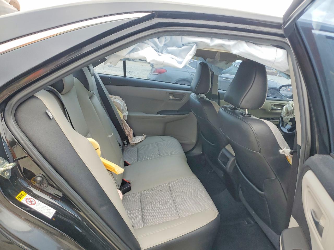 2015 TOYOTA CAMRY LE photo 10