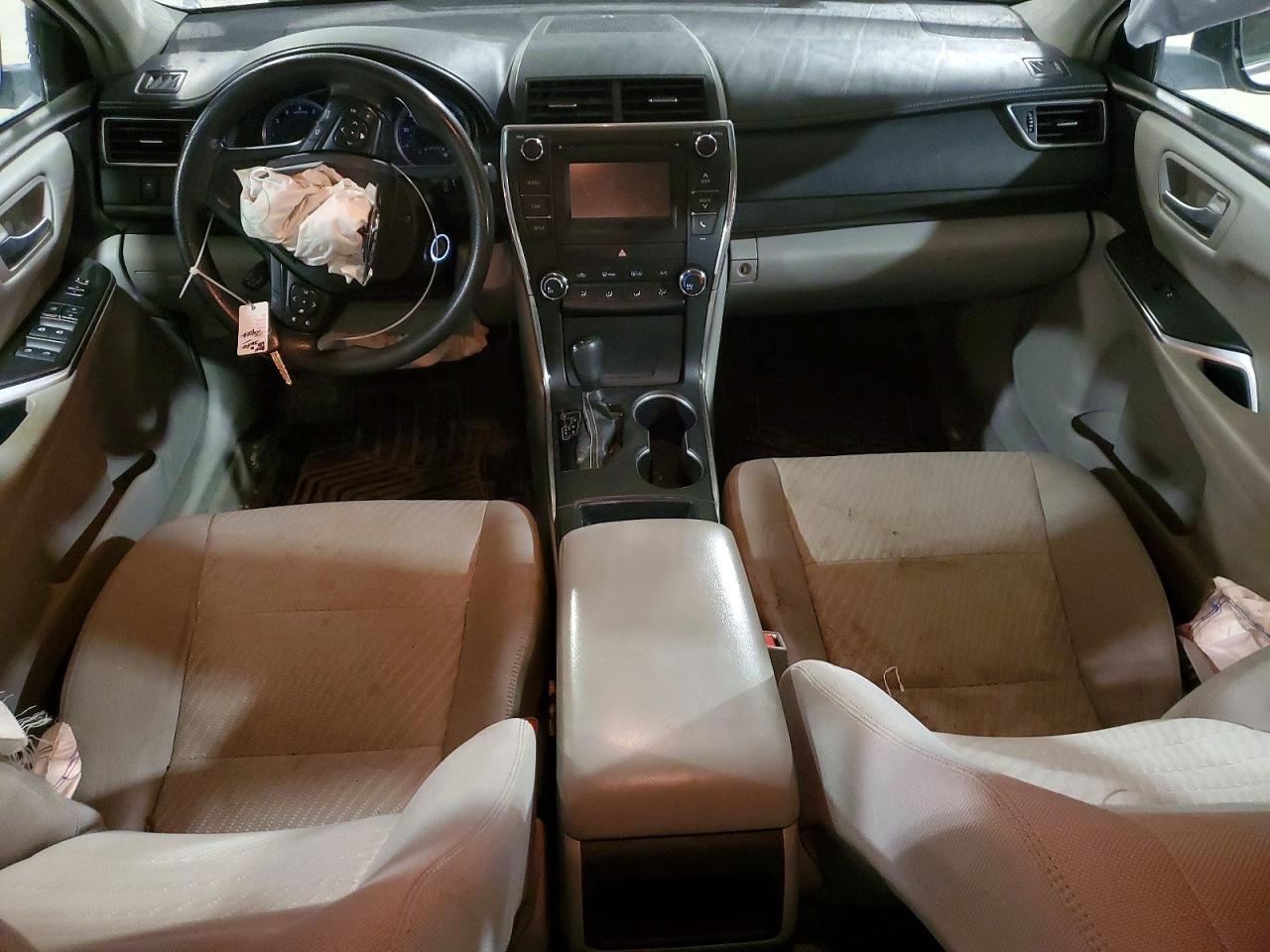 2017 TOYOTA CAMRY LE photo 22