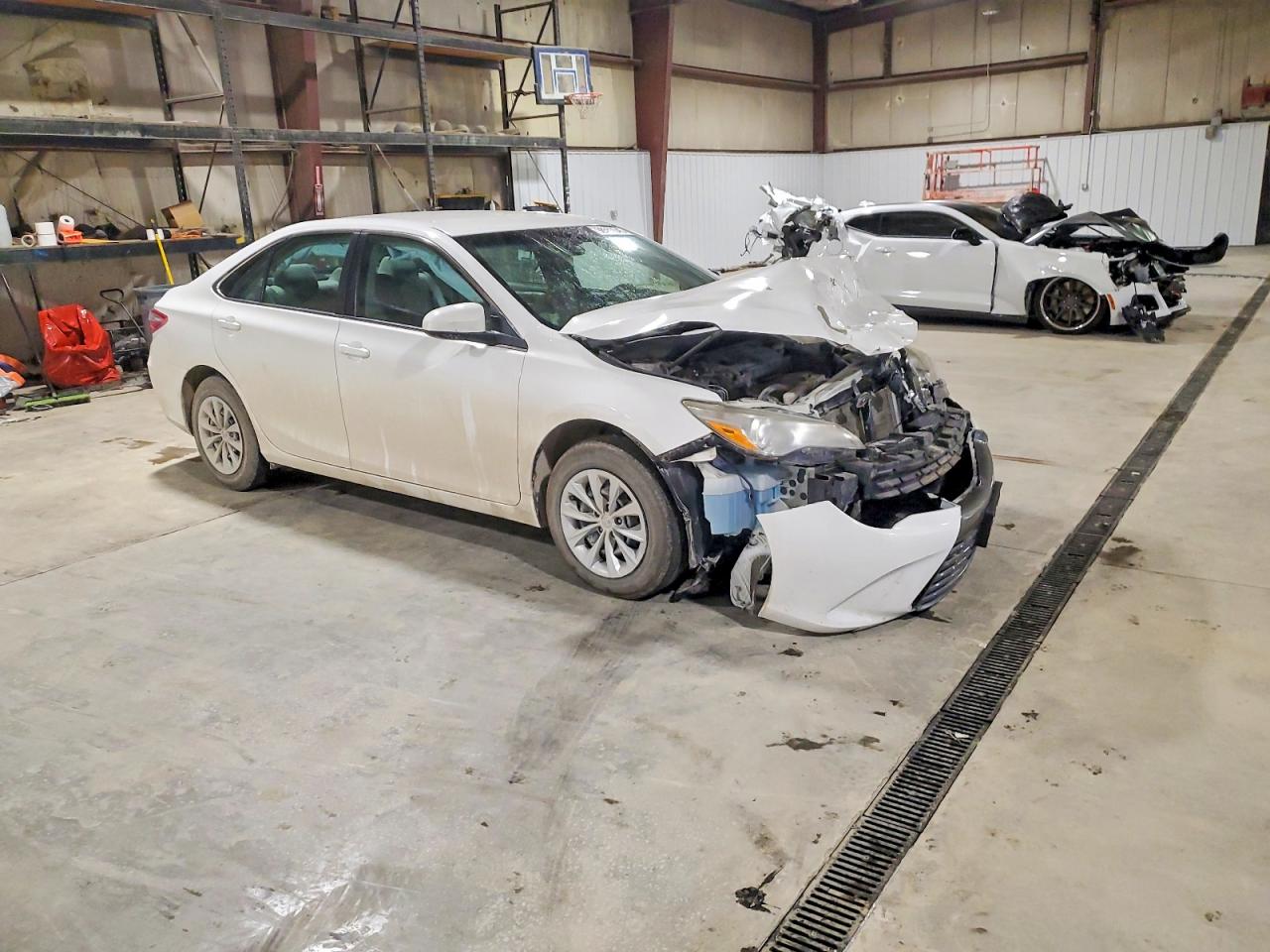 2017 TOYOTA CAMRY LE photo 10
