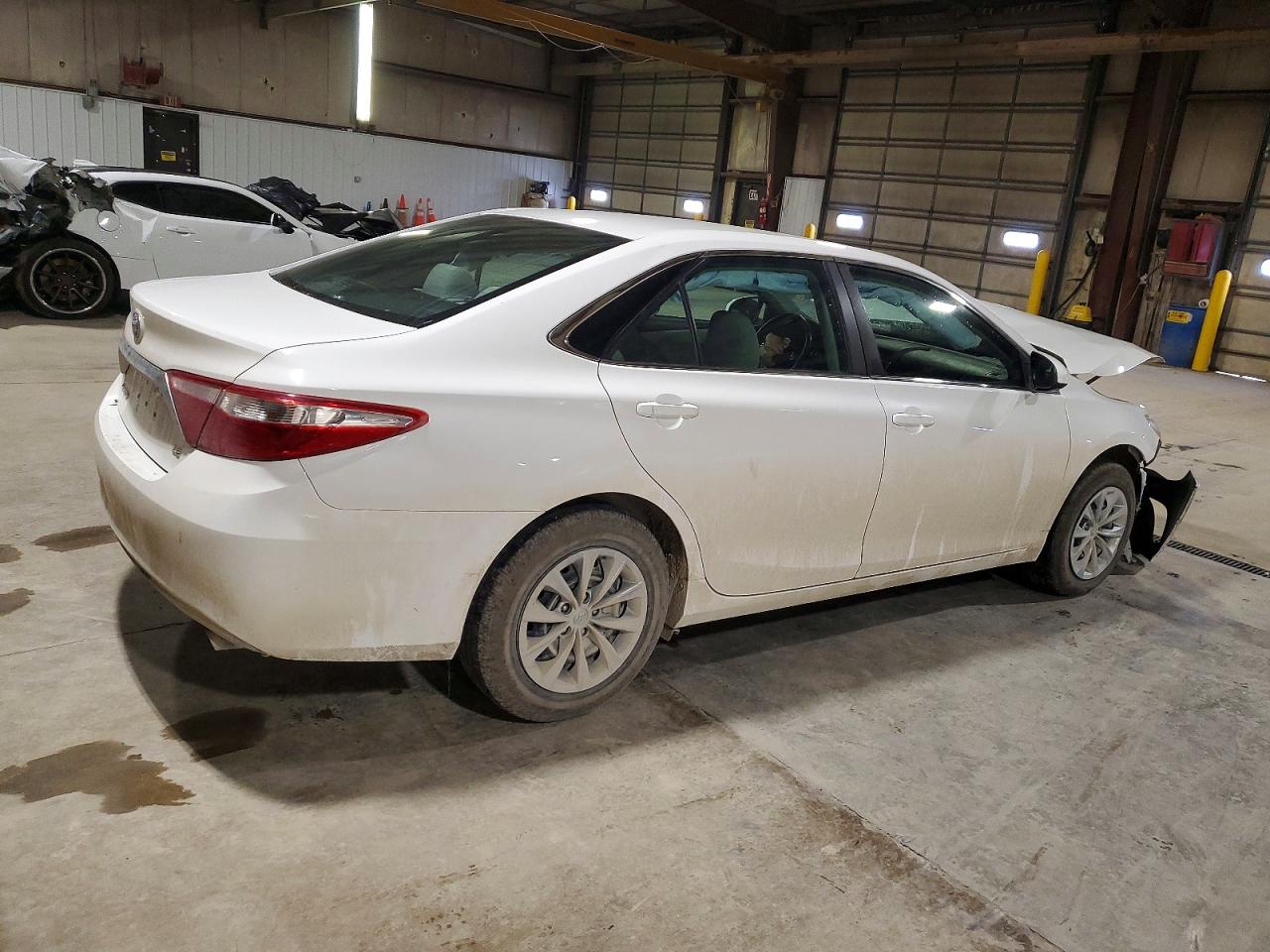 2017 TOYOTA CAMRY LE photo 7