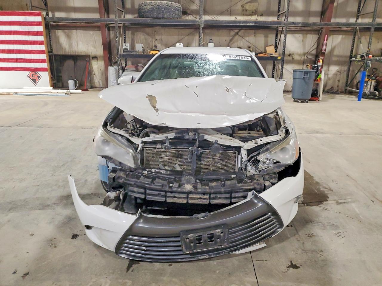 2017 TOYOTA CAMRY LE photo 13