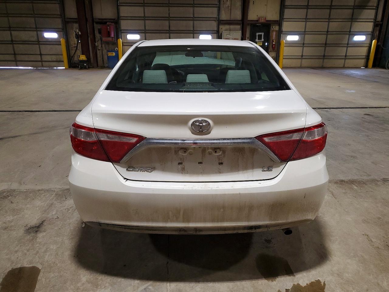 2017 TOYOTA CAMRY LE photo 16