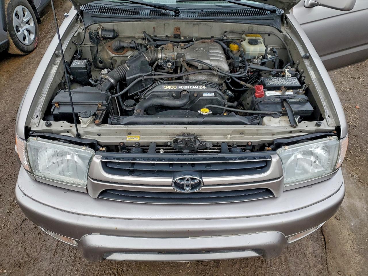2002 TOYOTA 4RUNNER SR5 photo 11