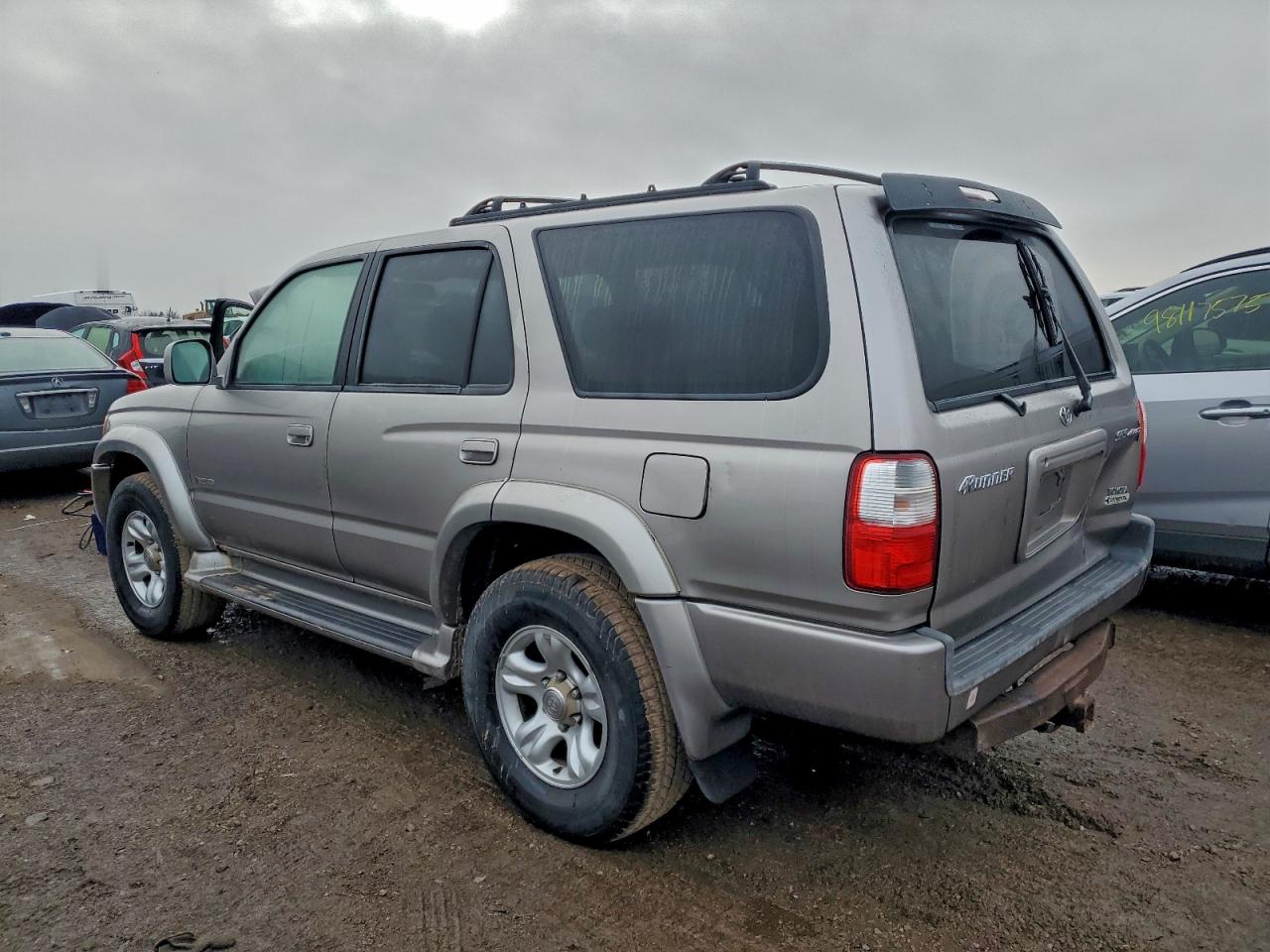 2002 TOYOTA 4RUNNER SR5 photo 2