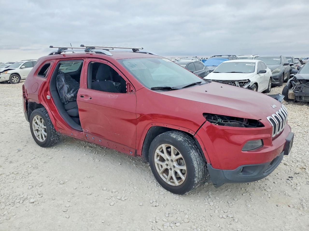 2016 JEEP CHEROKEE LATITUDE photo 4