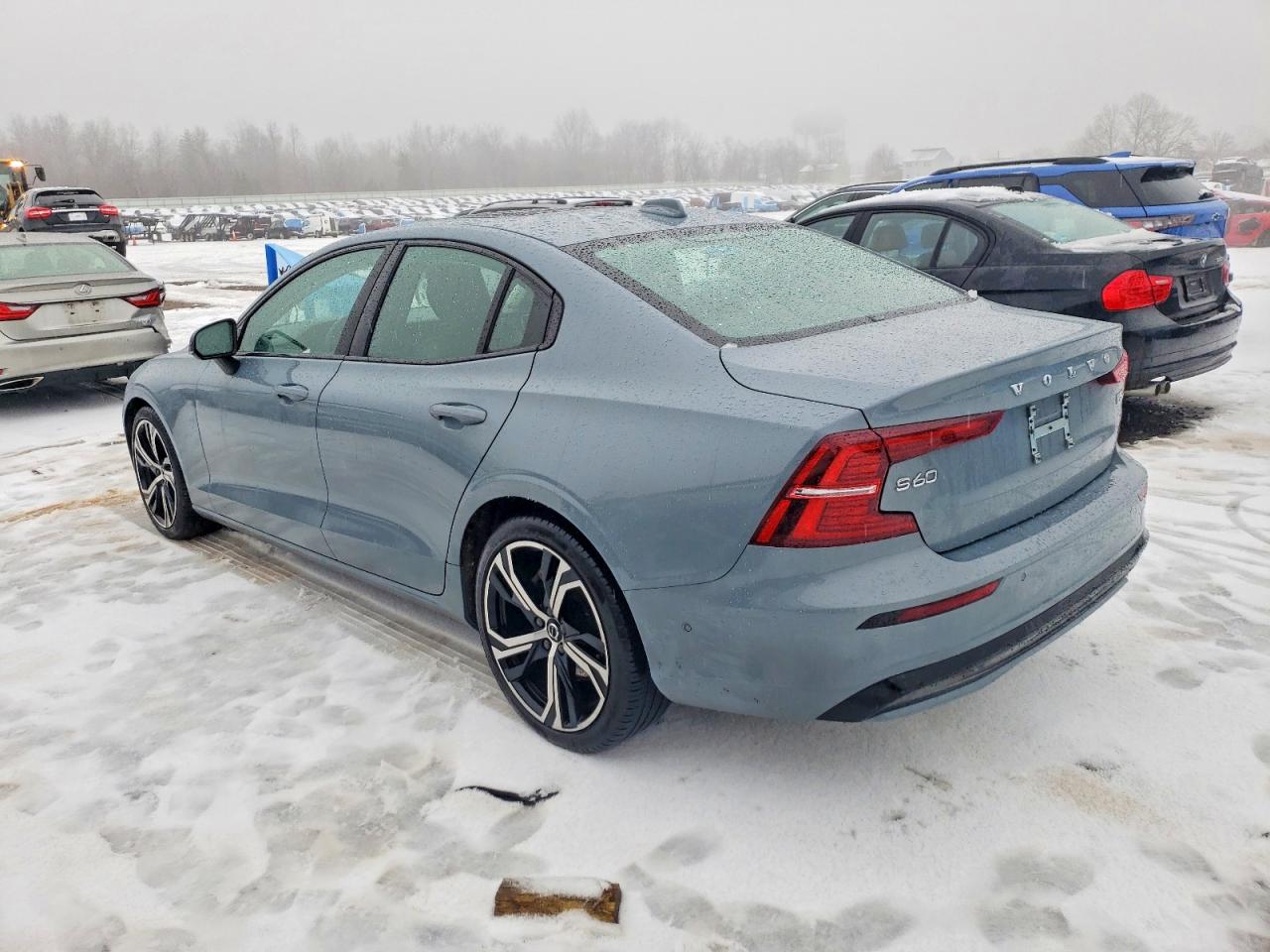 2024 VOLVO S60 PLUS photo 2