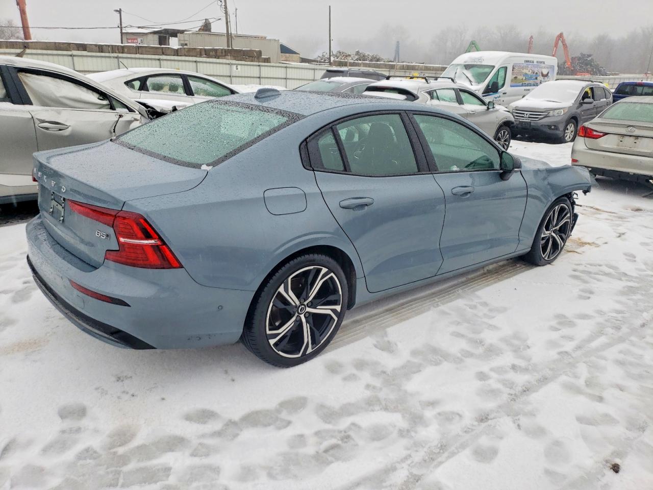 2024 VOLVO S60 PLUS photo 3