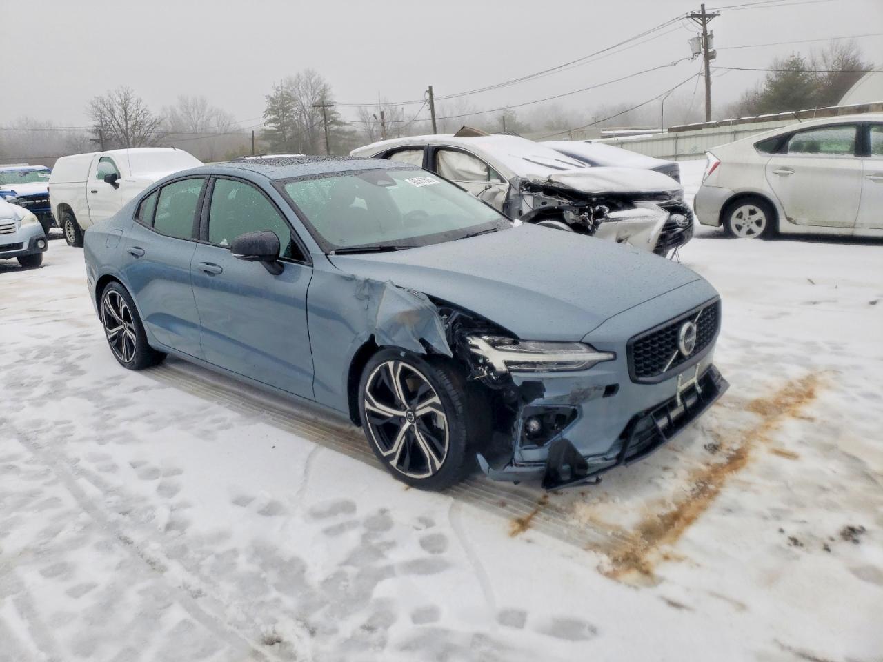 2024 VOLVO S60 PLUS photo 4