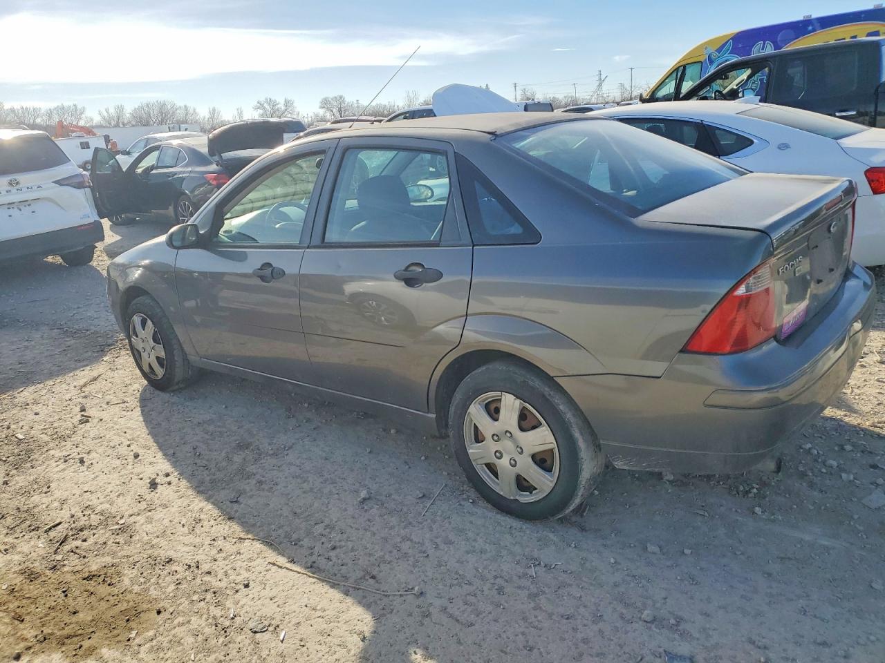 2007 FORD FOCUS ZX4 photo 2