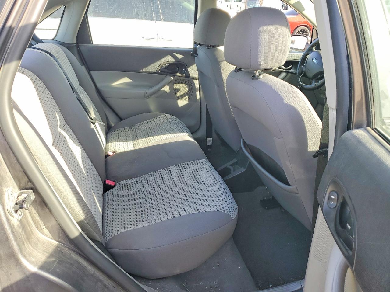 2007 FORD FOCUS ZX4 photo 10