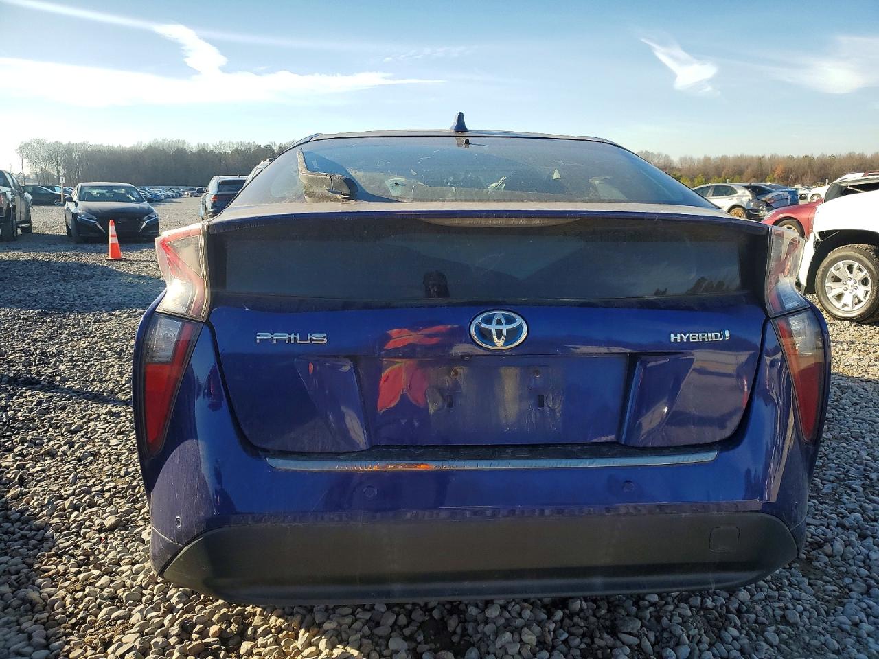 2017 TOYOTA PRIUS photo 6