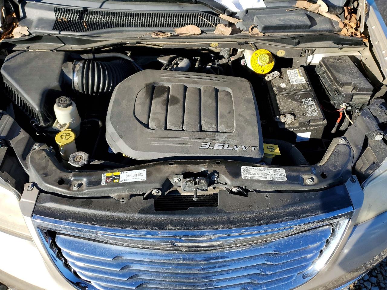 2013 CHRYSLER TOWN & COUNTRY TOURING photo 12