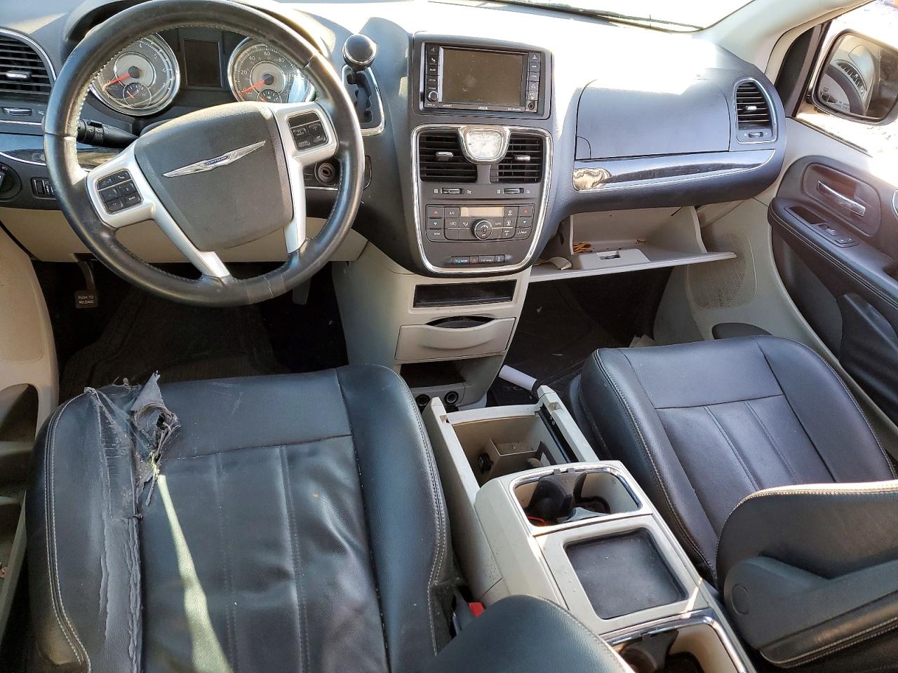 2013 CHRYSLER TOWN & COUNTRY TOURING photo 8