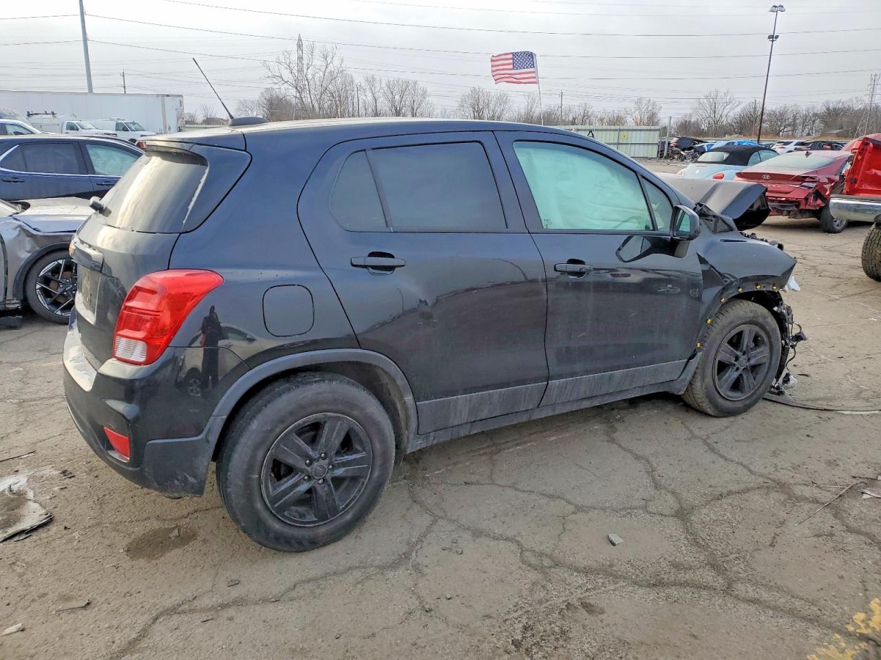 2020 CHEVROLET TRAX LS photo 3