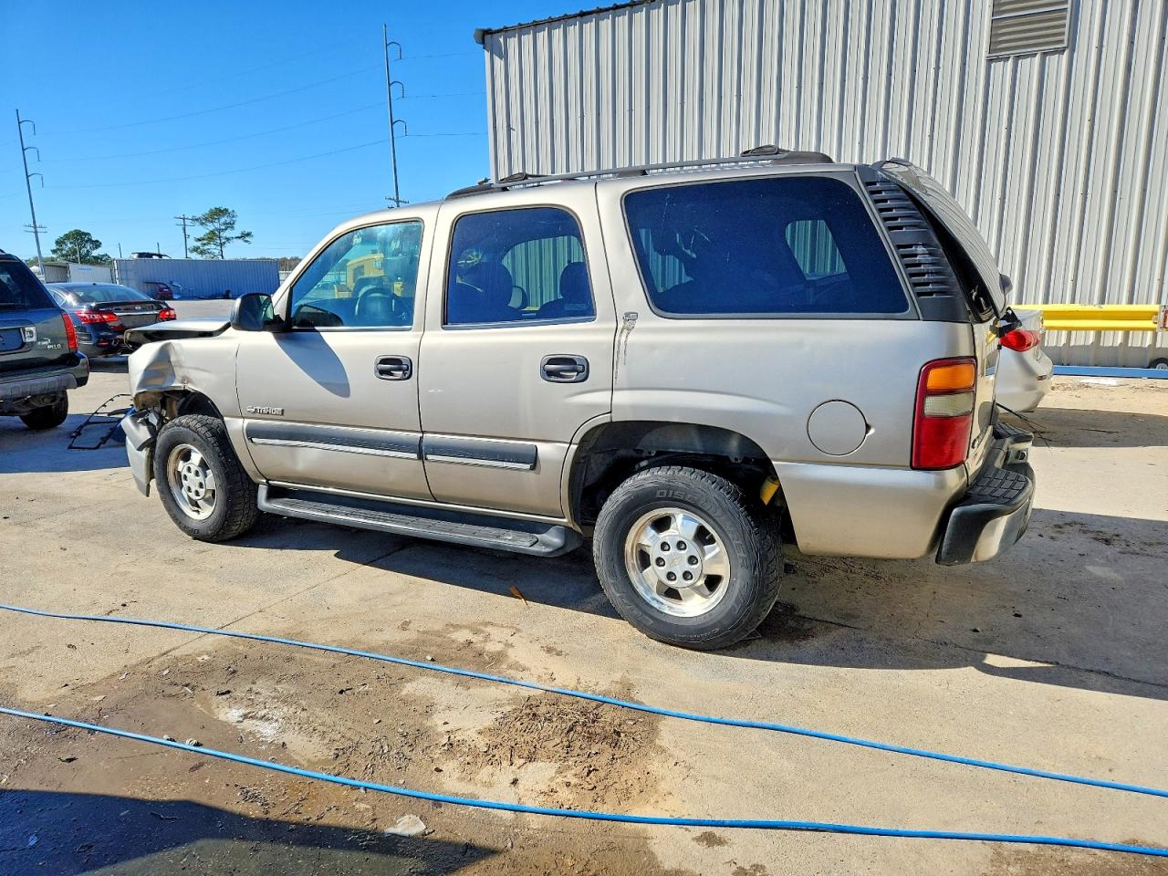 2001 CHEVROLET TAHOE C1500 photo 2