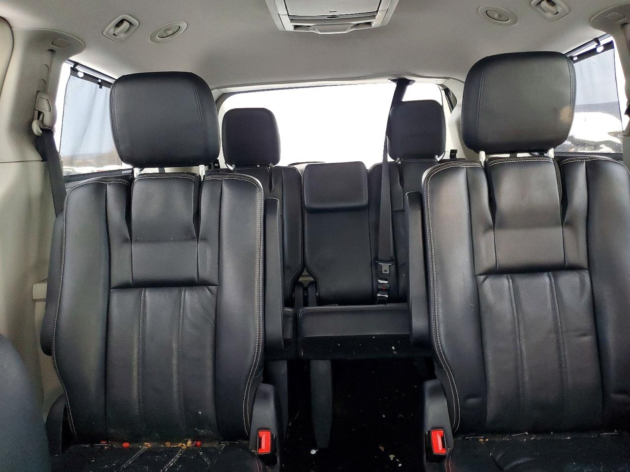 2011 CHRYSLER TOWN & COUNTRY TOURING L photo 19