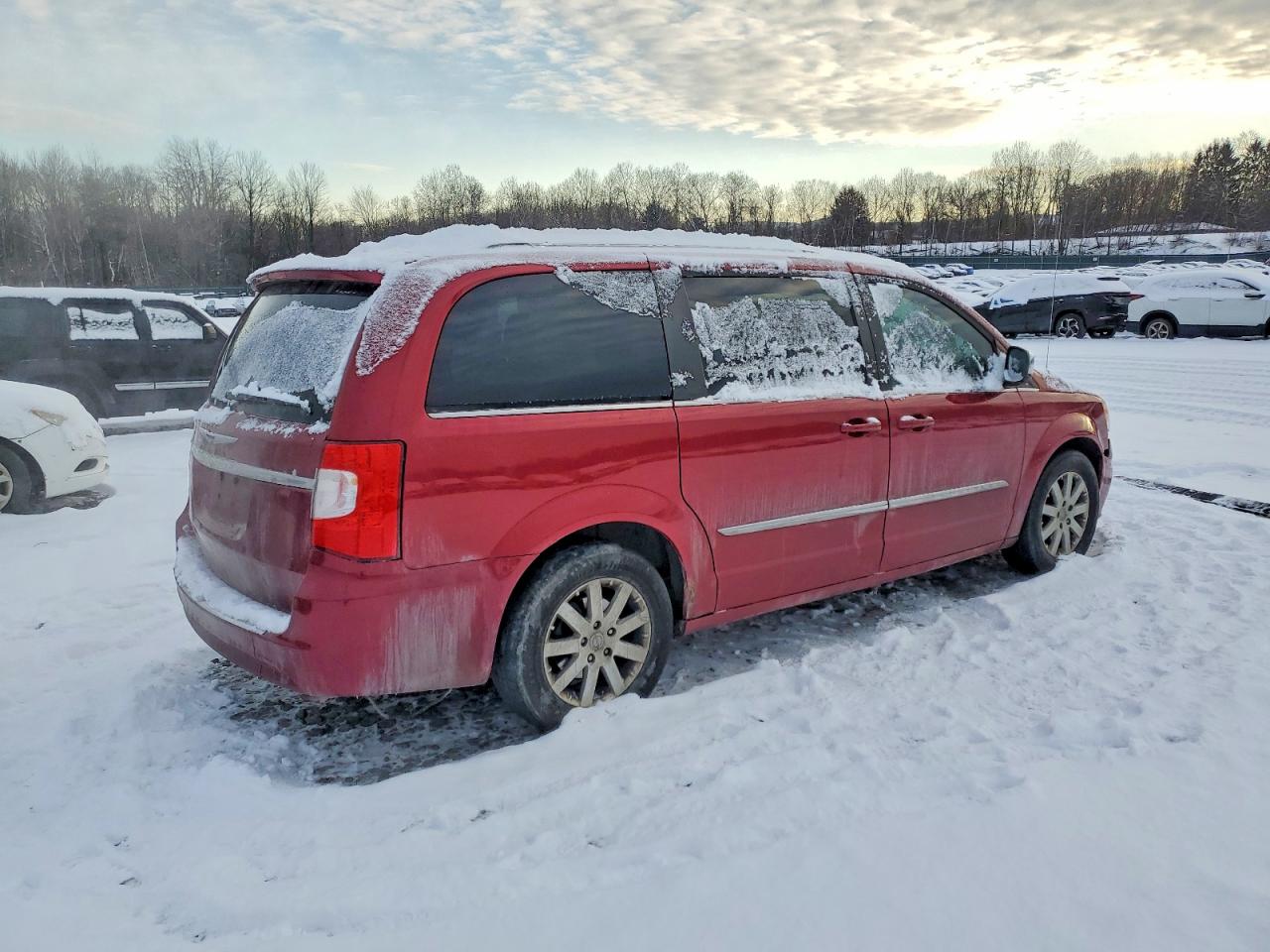 2011 CHRYSLER TOWN & COUNTRY TOURING L photo 5