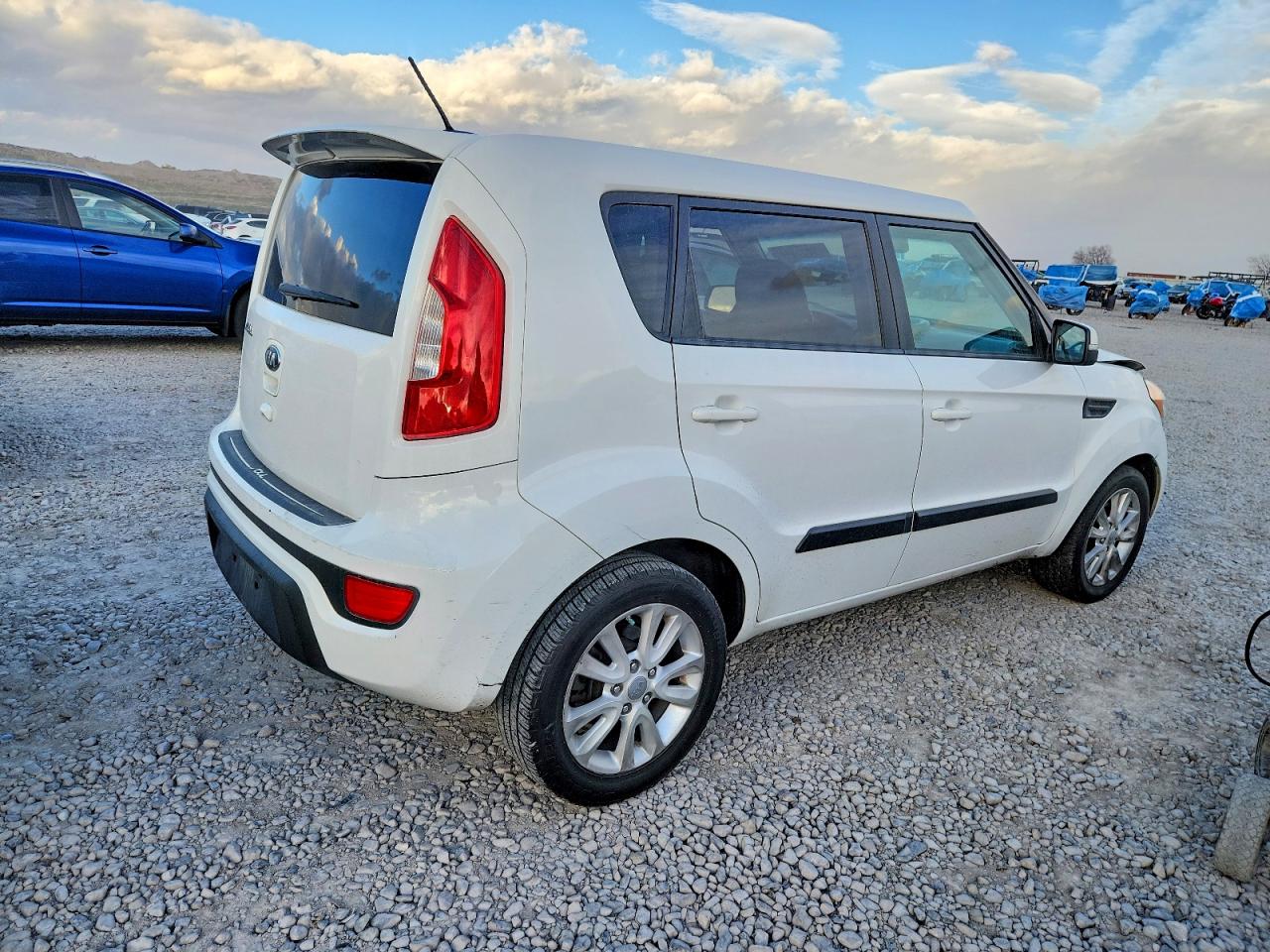 2013 KIA SOUL + photo 3
