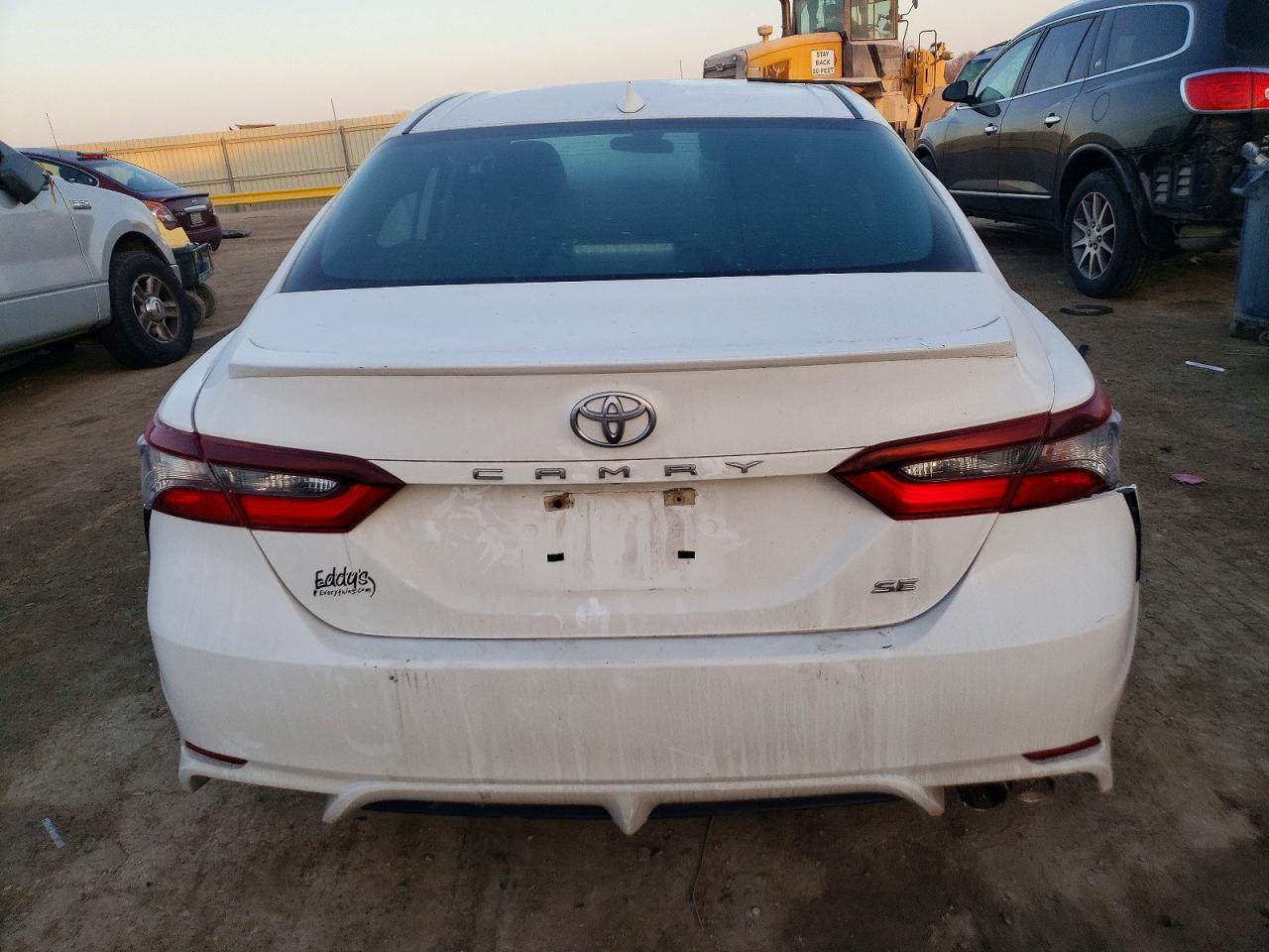 2021 TOYOTA CAMRY SE photo 6