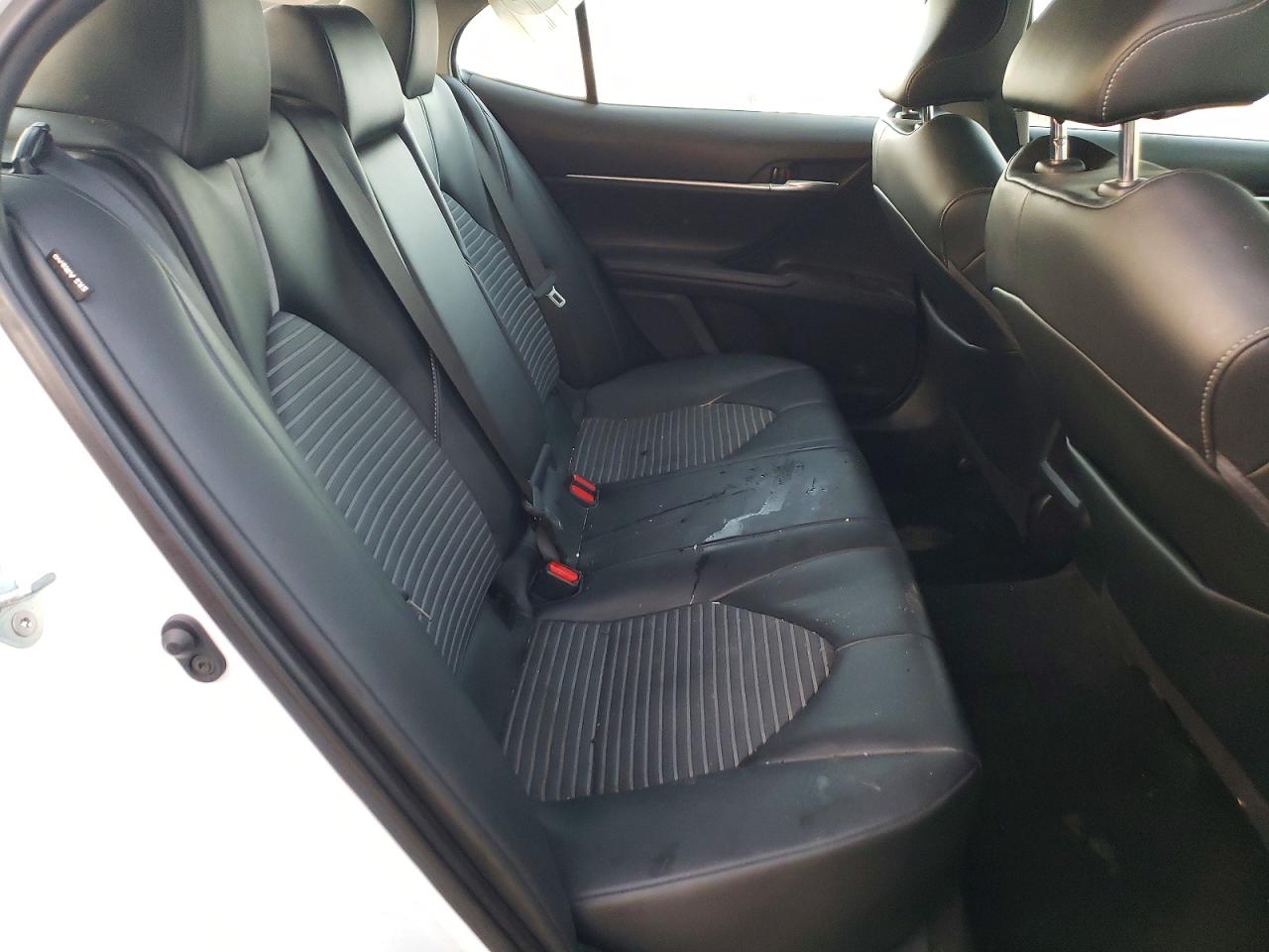 2021 TOYOTA CAMRY SE photo 10