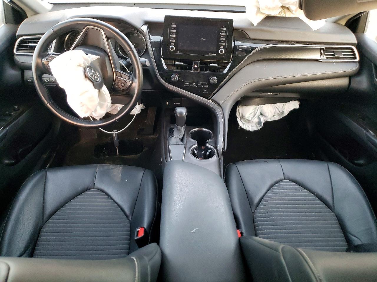 2021 TOYOTA CAMRY SE photo 8