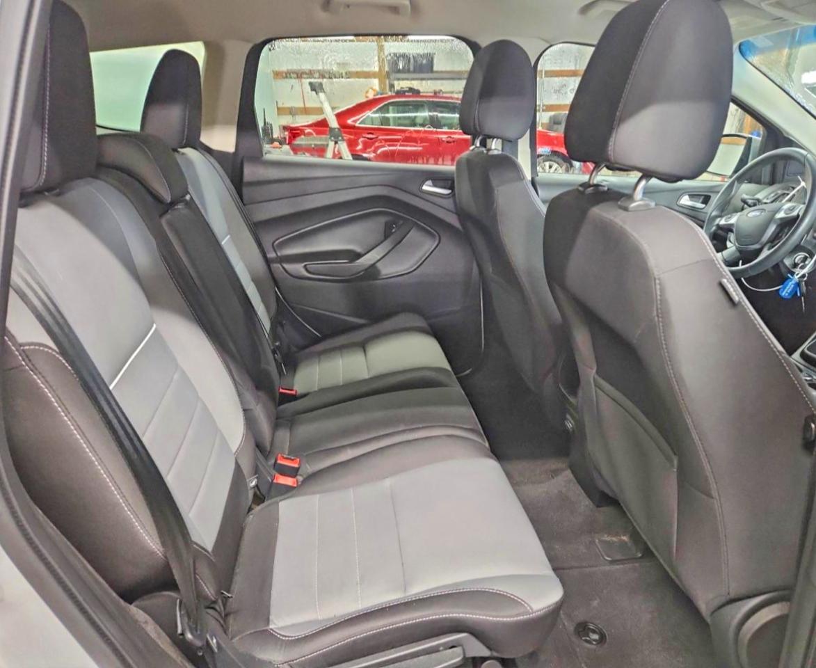 2014 FORD ESCAPE SE photo 11