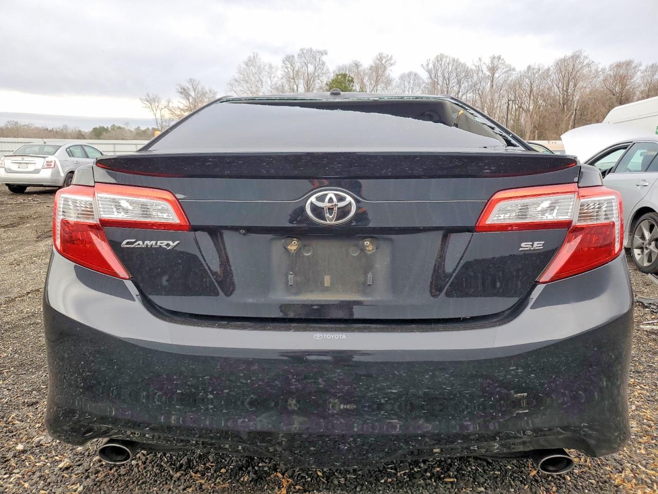 2012 TOYOTA CAMRY photo 11