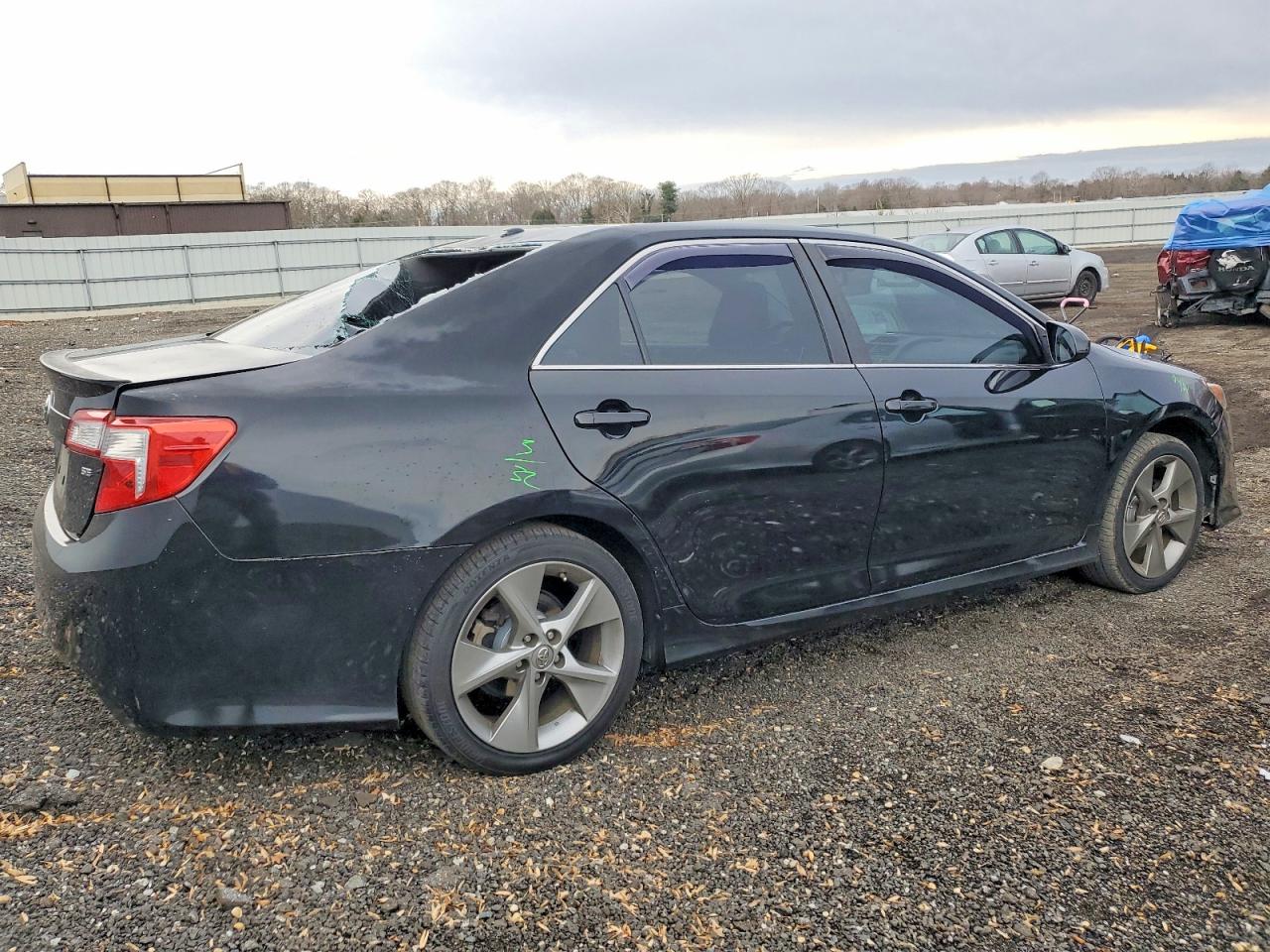2012 TOYOTA CAMRY photo 5